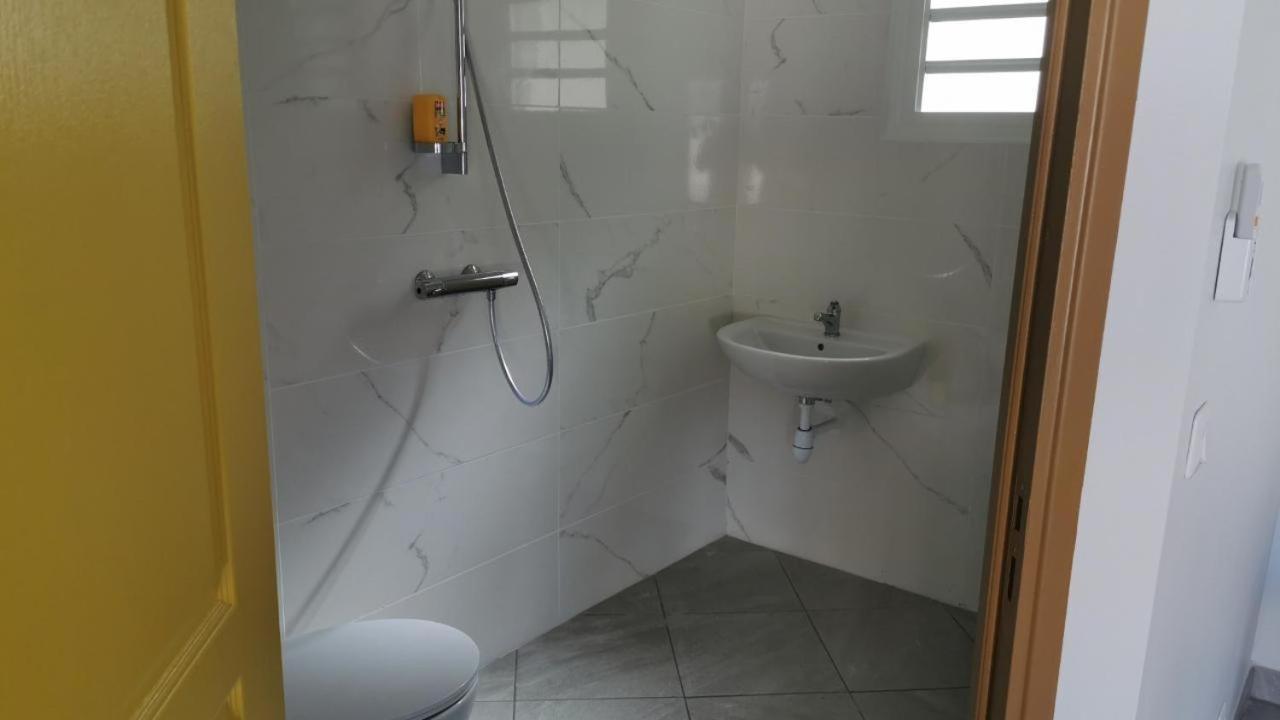 Apartament Cap Des Anses Sainte-Anne Zewnętrze zdjęcie