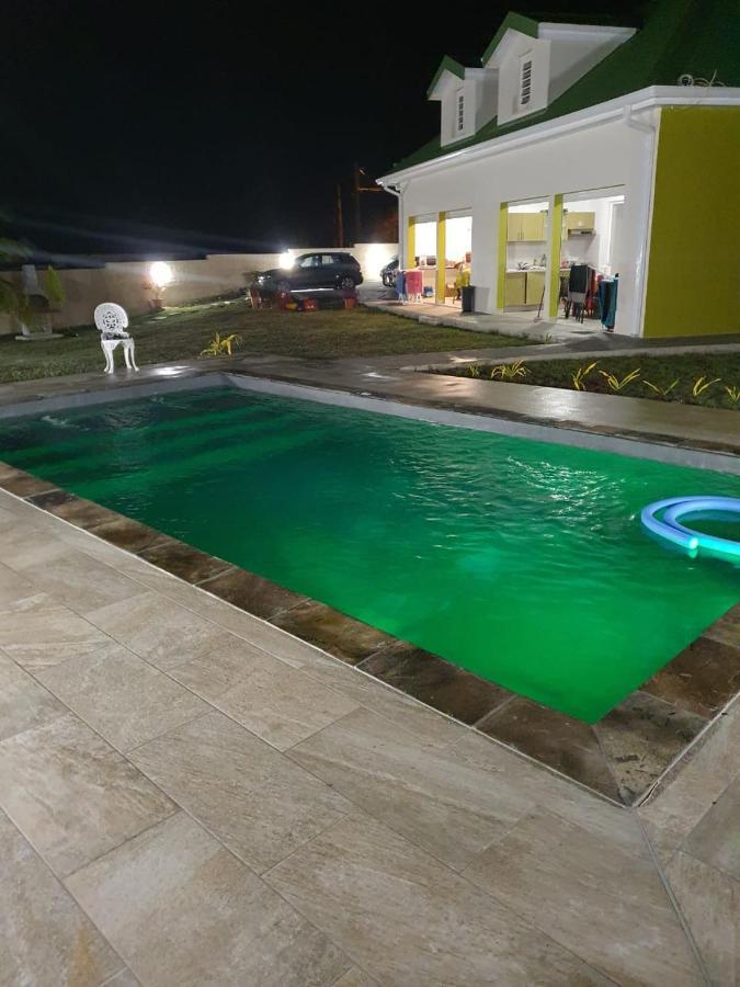 Apartament Cap Des Anses Sainte-Anne Zewnętrze zdjęcie